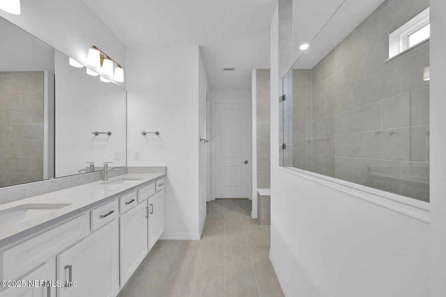 Furnished interior view inside a new home in Del Webb Nocatee, Ponte Vedra (Image 11).