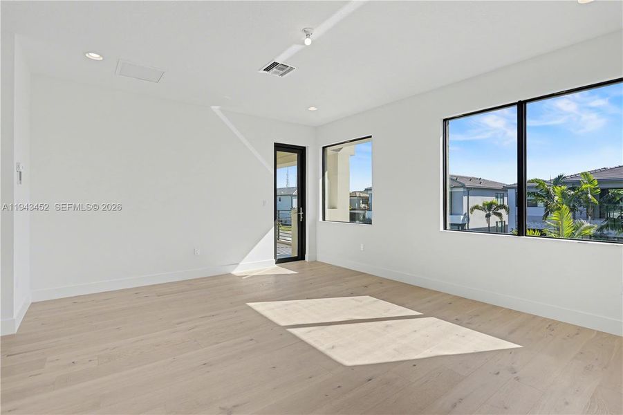 Spacious, unfurnished interior of a new home in Lotus Edge, Boca Raton (Image 43).