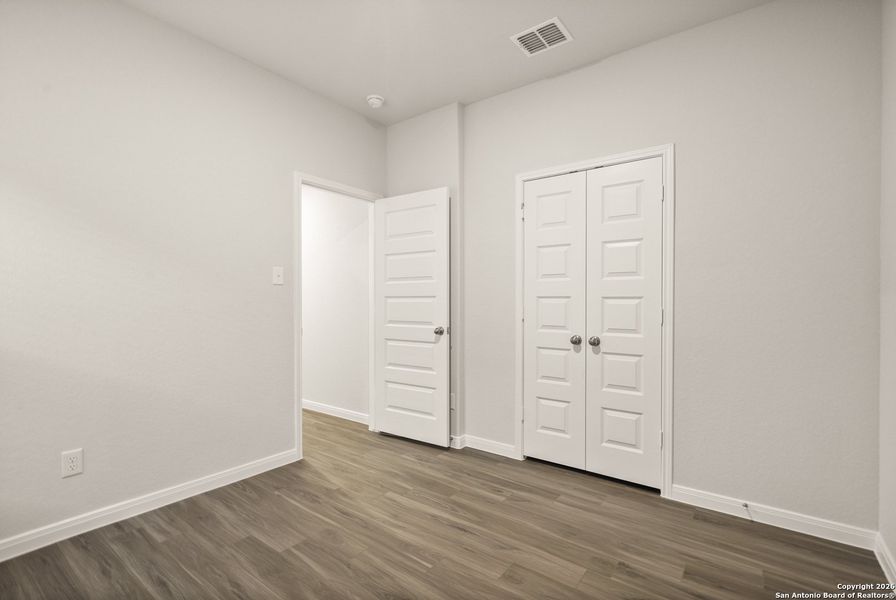 Spacious, unfurnished interior of a new home in Swenson Heights, Seguin (Image 15).