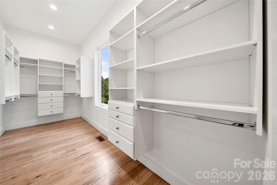 Spacious, unfurnished interior of a new home in , Monroe (Image 42).
