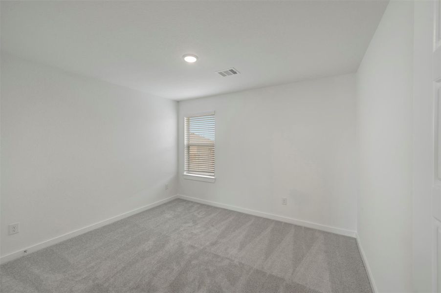 Spacious, unfurnished interior of a new home in Miller's Pond, Rosenberg (Image 47).