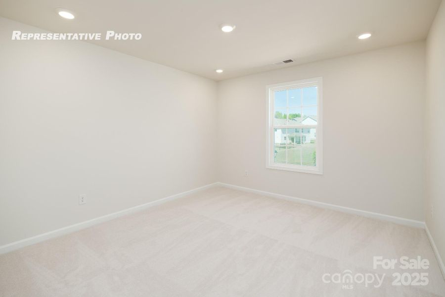 Spacious, unfurnished interior of a new home in Sylvan Creek, Denver (Image 12).