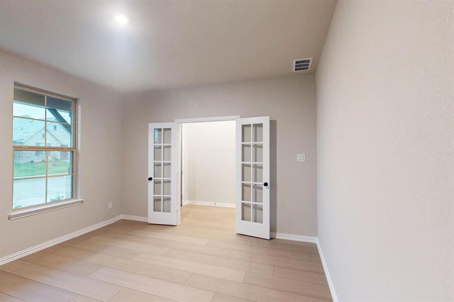 Spacious, unfurnished interior of a new home in Lilybrooke at Legacy Hills, Celina (Image 22). Spacious, unfurnished interior of a new home in Lilybrooke at Legacy Hills, Celina (Image 22).