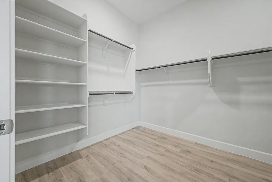 Spacious, unfurnished interior of a new home in Bellero Estates, Queen Creek (Image 25). Spacious, unfurnished interior of a new home in Bellero Estates, Queen Creek (Image 25).