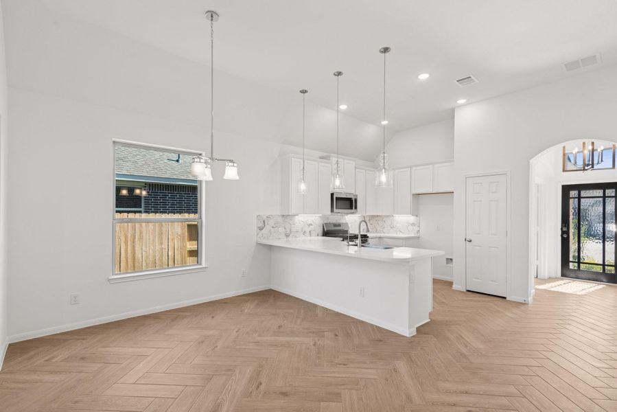 Charming dining area (*Photo not of actual home and used for illustration purposes only.)