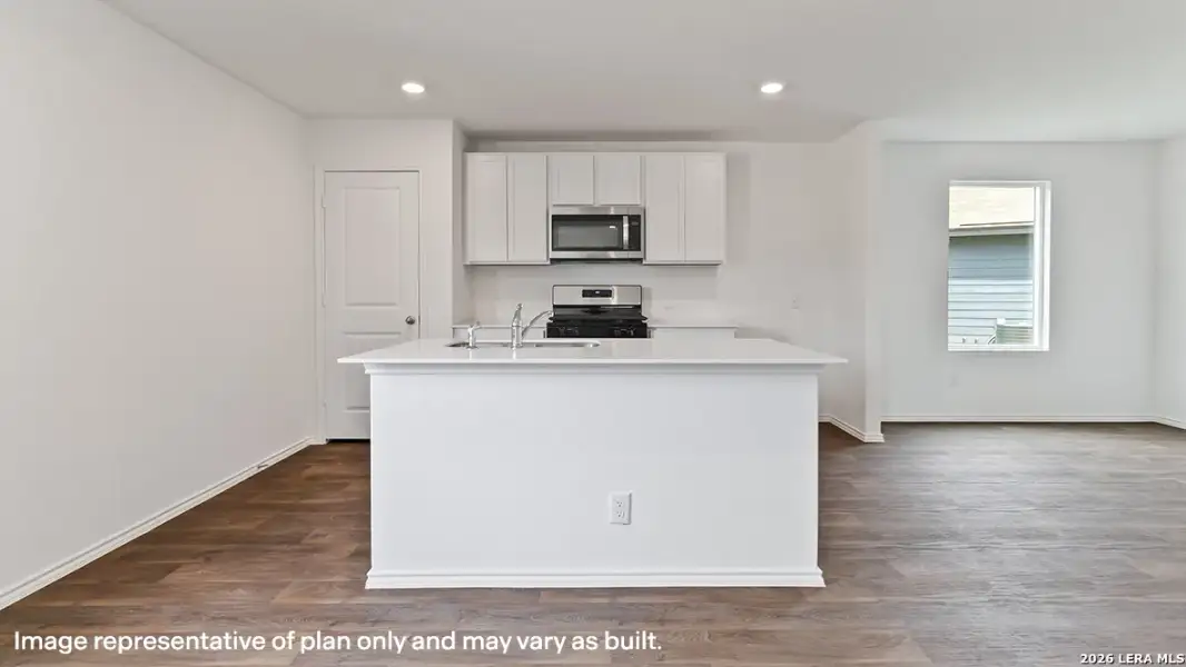 Furnished interior view inside a new home in Avenida, Converse (Image 7).