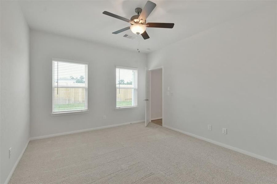Spacious, unfurnished interior of a new home in Lakes at Black Oak, Magnolia (Image 19).