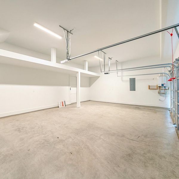 3 Car Garage is as a big as Warehouse! 3 Car Garage is as a big as Warehouse!