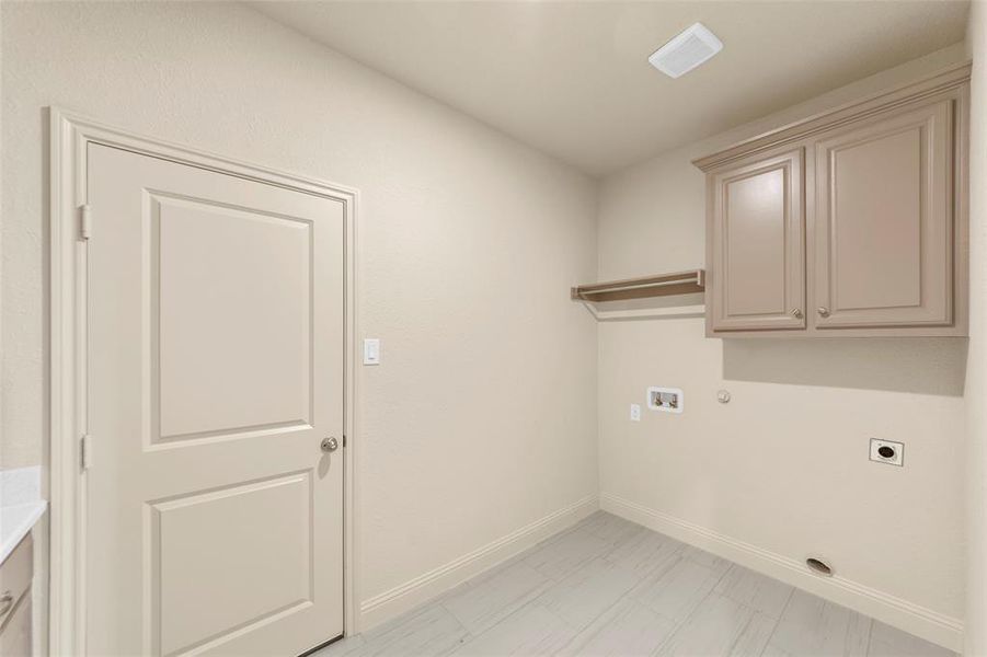 Spacious, unfurnished interior of a new home in , Josephine (Image 14).