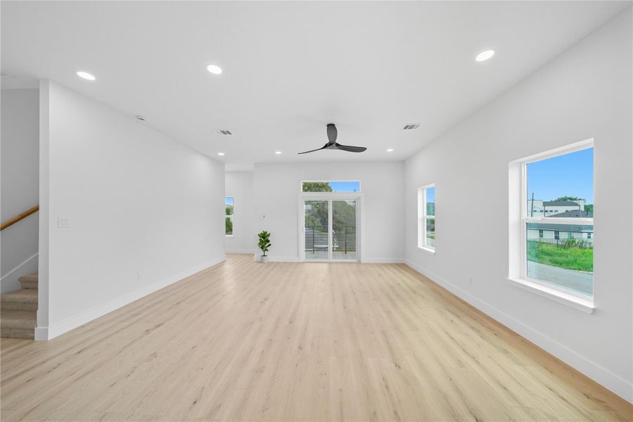 Spacious, unfurnished interior of a new home in , Houston (Image 20).