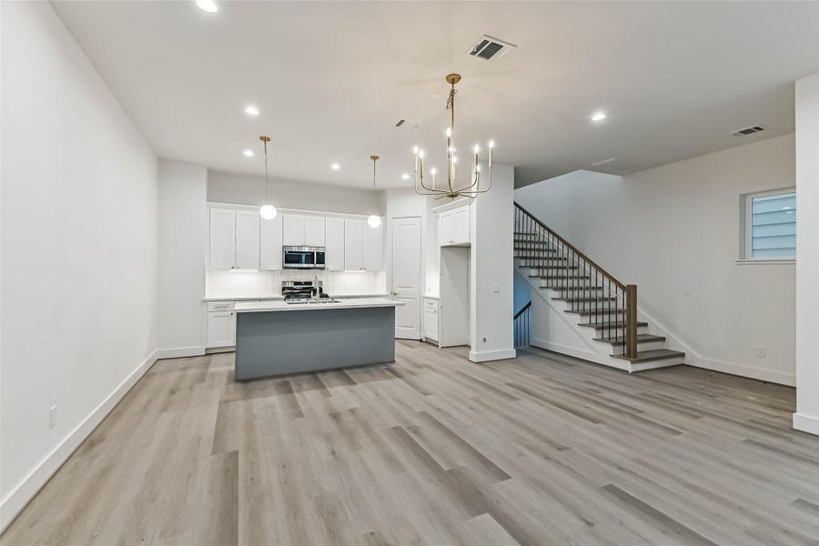 Image 33 of a home in .