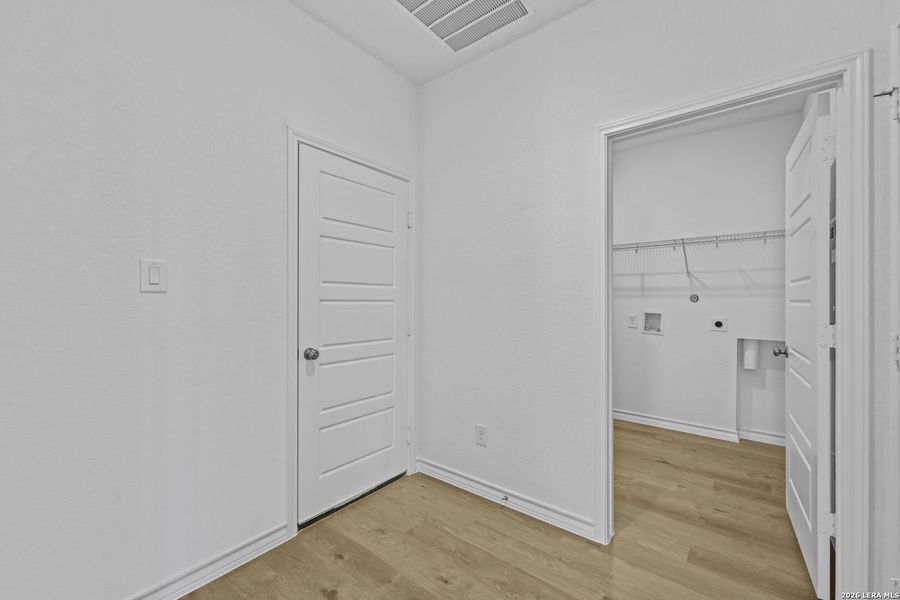 Spacious, unfurnished interior of a new home in Dove Song, Marion (Image 12).