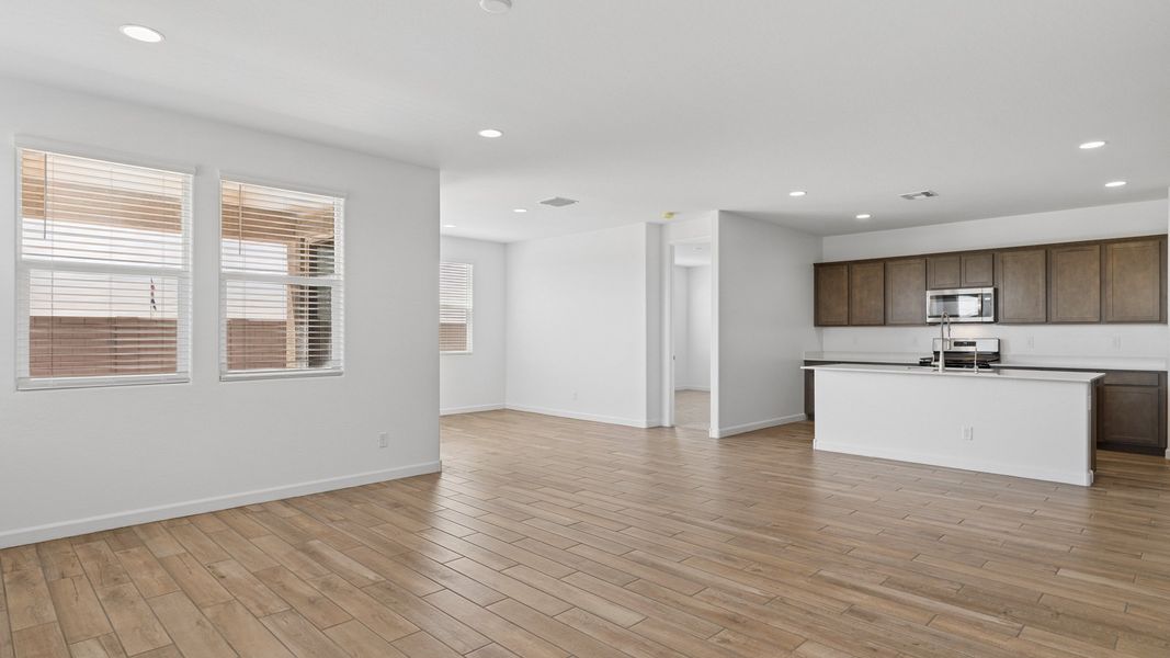 Spacious, unfurnished interior of a new home in Radiance at Superstition Vistas, Apache Junction (Image 19).