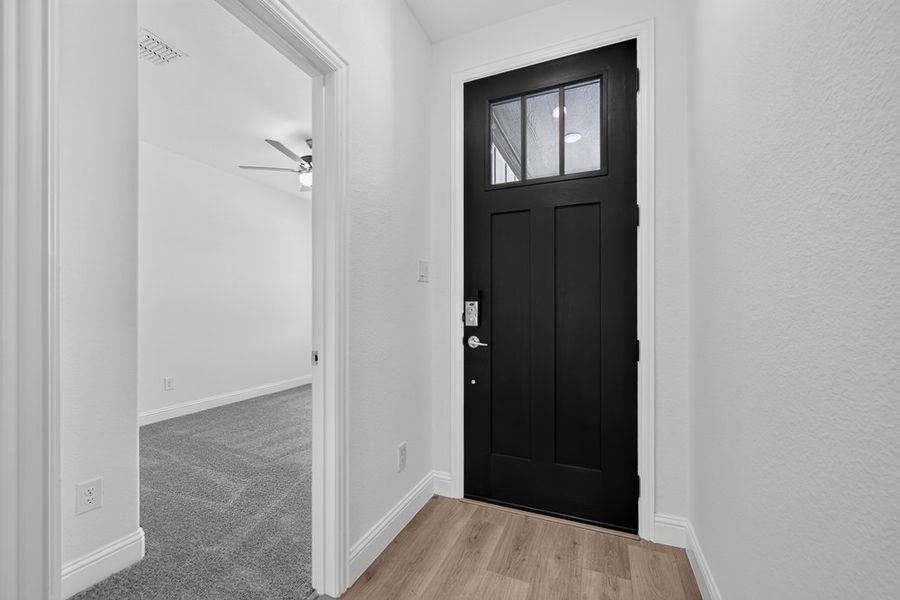 Spacious, unfurnished interior of a new home in Madero 50s, Fort Worth (Image 29).