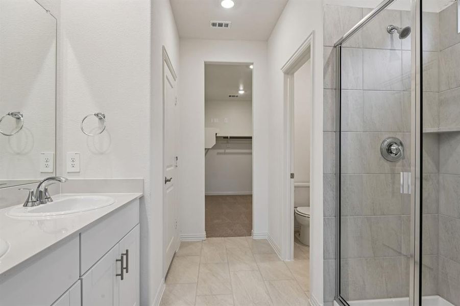 Furnished interior view inside a new home in Lakehaven - Spring Series, Farmersville (Image 12).