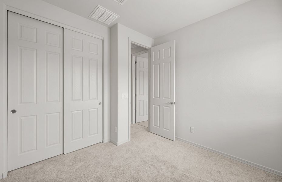 Spacious, unfurnished interior of a new home in Hayden Estates, Buckeye (Image 14).