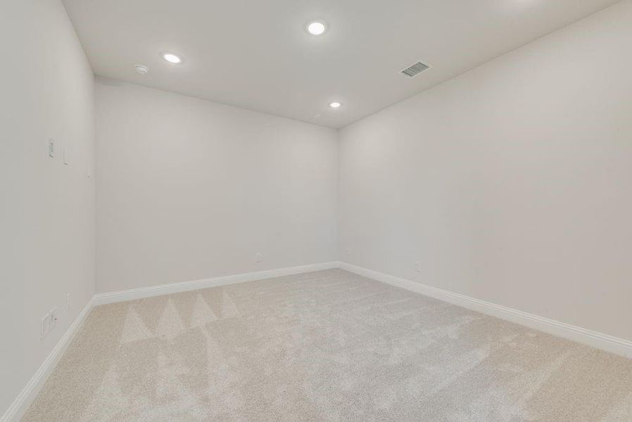 Spacious, unfurnished interior of a new home in Villages of Creekwood, Frisco (Image 30).