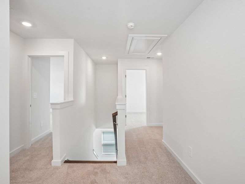 Spacious, unfurnished interior of a new home in Crestview - Ridge Series, Hermitage (Image 10).