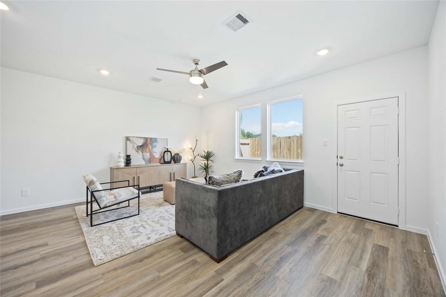 Furnished interior view inside a new home in Mansfield Estates, Houston (Image 7).