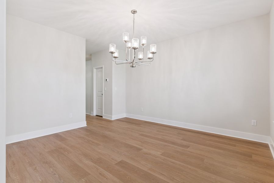 Spacious, unfurnished interior of a new home in NorthShore on the St. Marys River, Kingsland (Image 18).