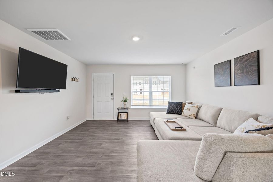 14-web-or-mls-IMG_2385 14-web-or-mls-IMG_2385