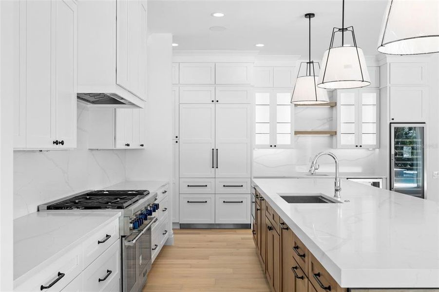 Furnished interior view inside a new home in , Boca Grande (Image 8).