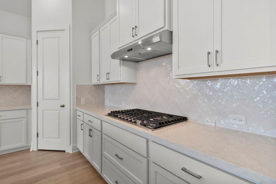 Stunning finishes in Light & Bright Kitchen Stunning finishes in Light & Bright Kitchen