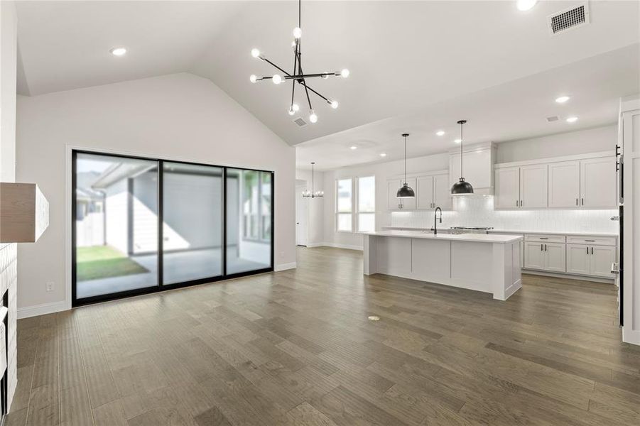 08. 3304 Andesite - Family