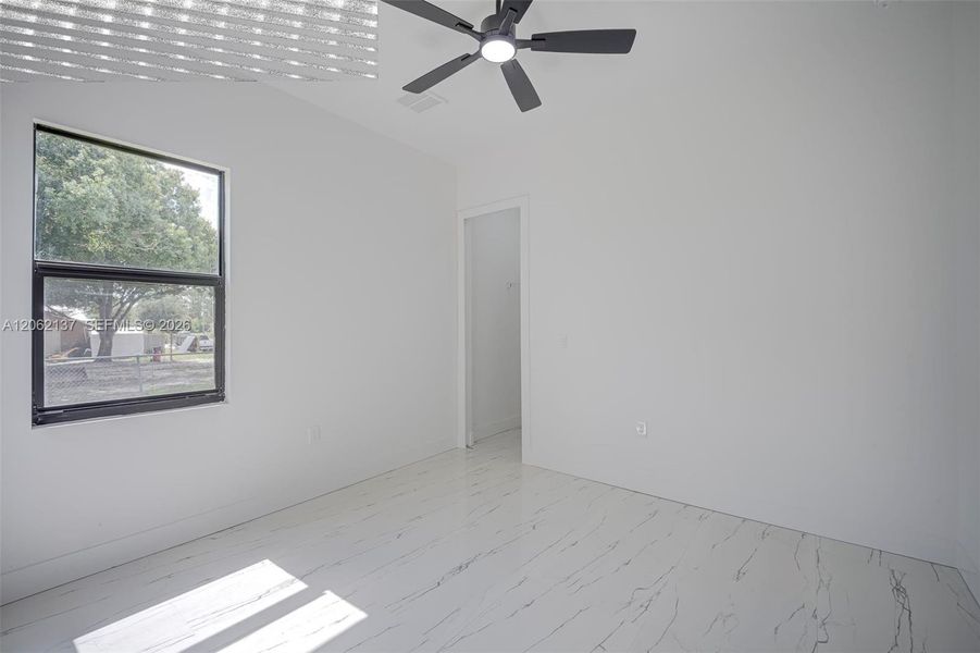 Spacious, unfurnished interior of a new home in , Lehigh Acres (Image 20).