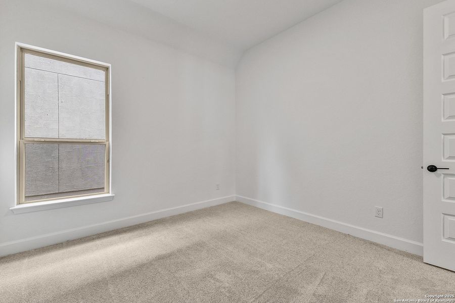 Spacious, unfurnished interior of a new home in Ventana, Bulverde (Image 30).