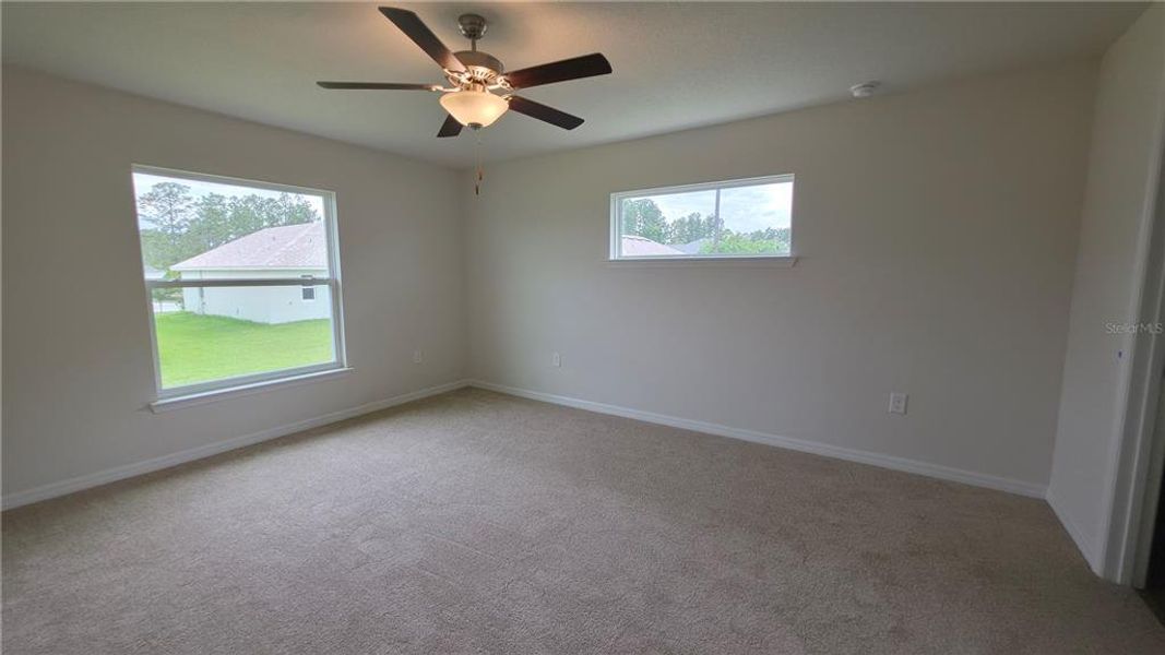 Spacious, unfurnished interior of a new home in , Citrus Springs (Image 9).