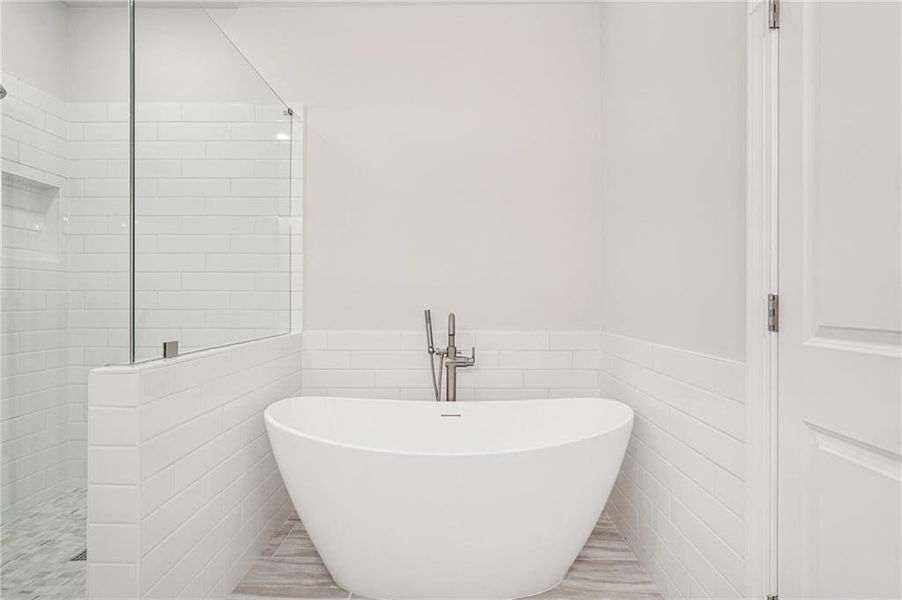 Close-up of interior finishes inside a home in Byers Park, Alpharetta (Image 24).