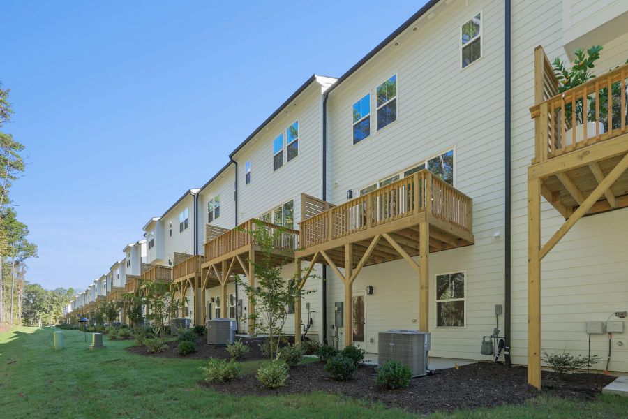 Representative exterior details of a home built from the Isla by Tri Pointe Homes in Twinleaf Townes, Chapel Hill (Image 4).