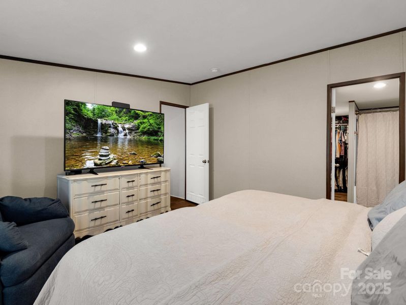 Furnished interior view inside a new home in , Marion (Image 5).