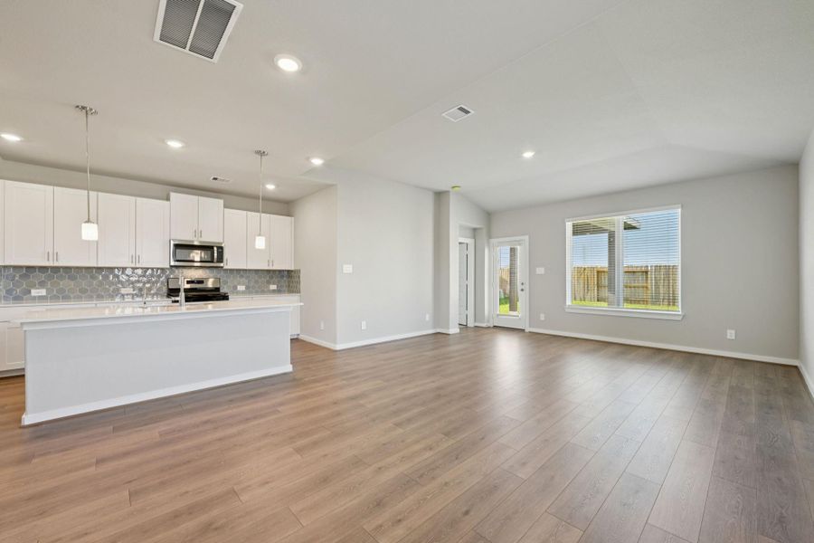 Photo is not of the actual home, but is an inspirational photo of builder’s model home and may depict options, furnishings, and/or decorator features that are not included Photo is not of the actual home, but is an inspirational photo of builder’s model home and may depict options, furnishings, and/or decorator features that are not included