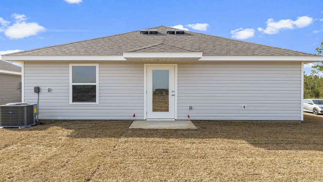 Representative exterior details of a home built from the Callaway by D.R. Horton in Sunny Hills, Chipley (Image 3).
