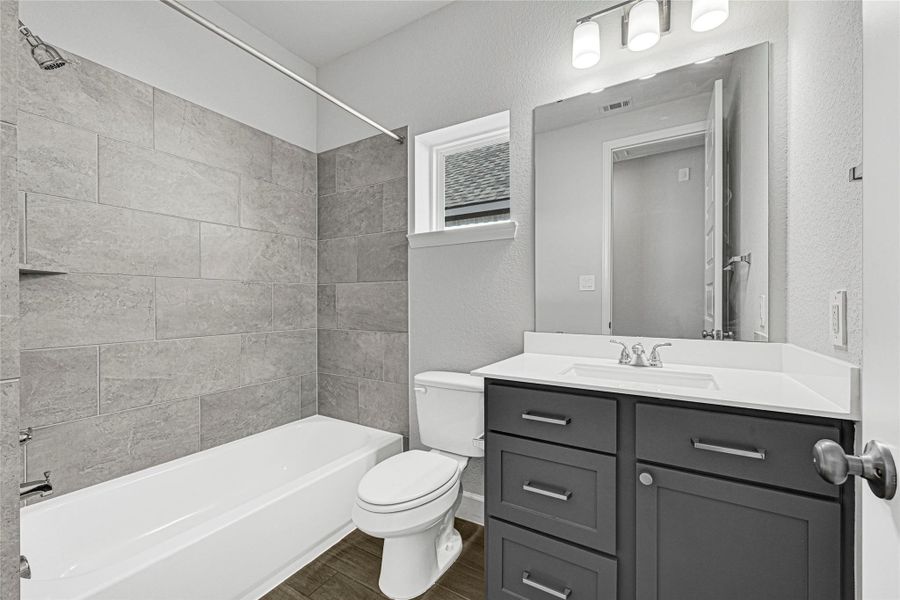 Furnished interior view inside a new home in Grand Central Park 45', Conroe (Image 6). Furnished interior view inside a new home in Grand Central Park 45', Conroe (Image 6).