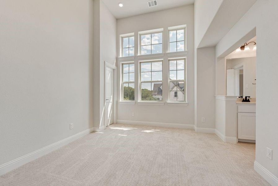 Spacious, unfurnished interior of a new home in Heritage Ridge Estates, Plano (Image 19).