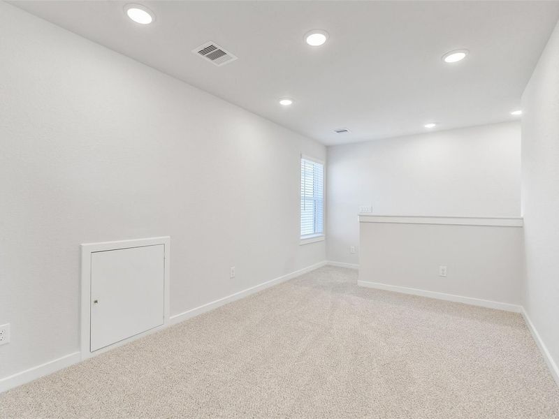 Spacious, unfurnished interior of a new home in Lakes at Black Oak, Magnolia (Image 27).