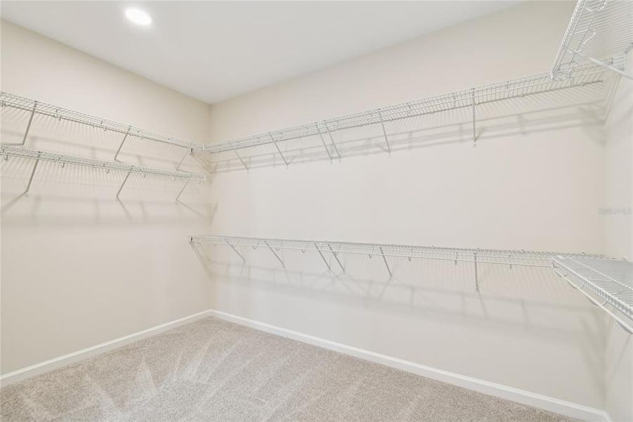 Spacious, unfurnished interior of a new home in Emerson Pointe, Apopka (Image 19).