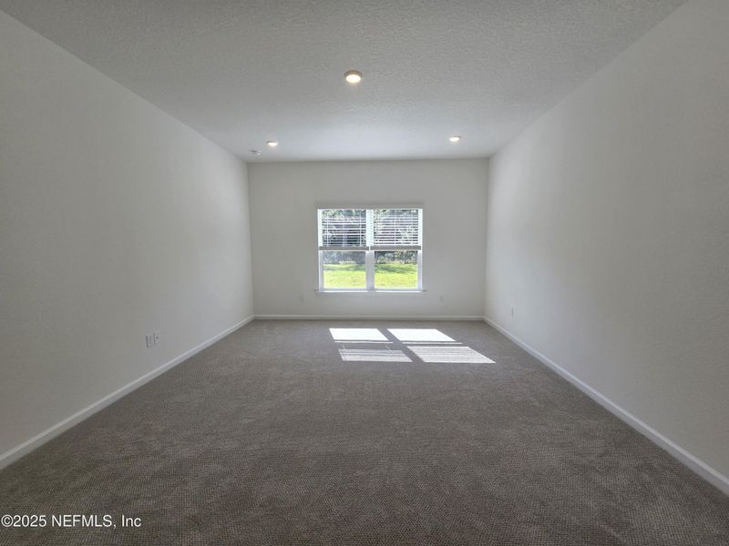 Spacious, unfurnished interior of a new home in Hyland Trail, Green Cove Springs (Image 23).