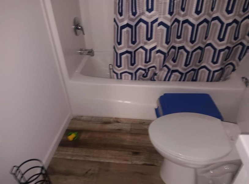 Furnished interior view inside a new home in , Waco (Image 3).