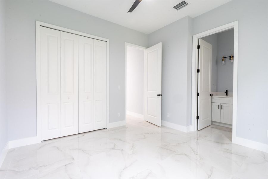 Spacious, unfurnished interior of a new home in , Port St. Lucie (Image 13).
