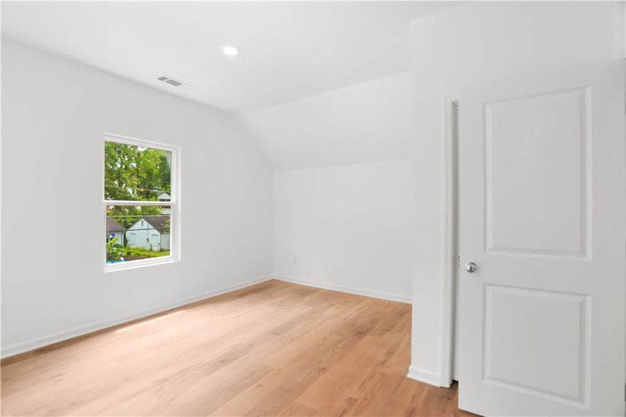 Spacious, unfurnished interior of a new home in , Atlanta (Image 11).