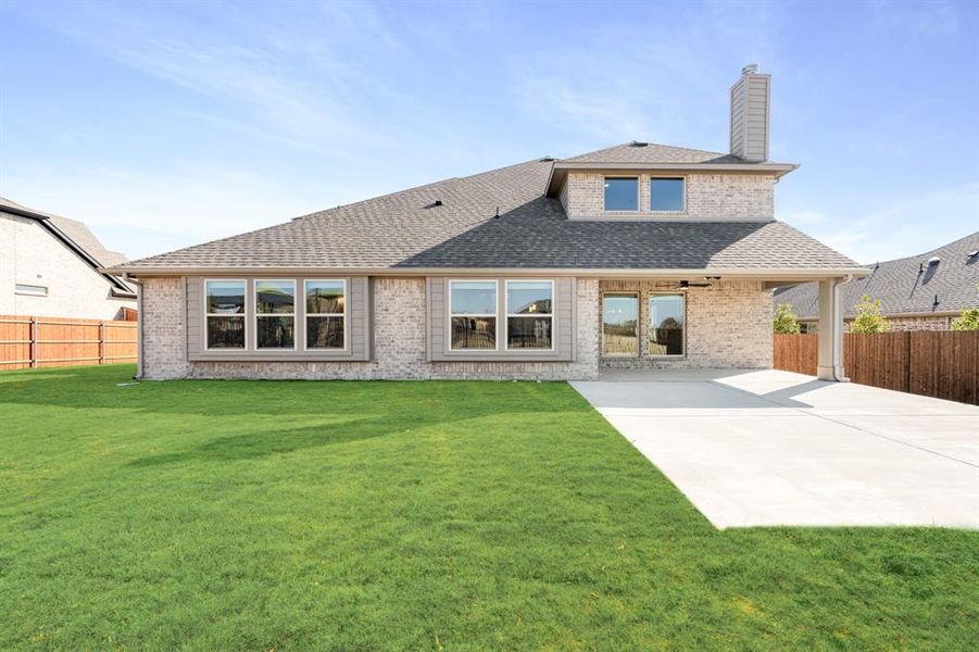 Exterior details and patio area of a home in Hayes Crossing, Midlothian (Image 3). Exterior details and patio area of a home in Hayes Crossing, Midlothian (Image 3).
