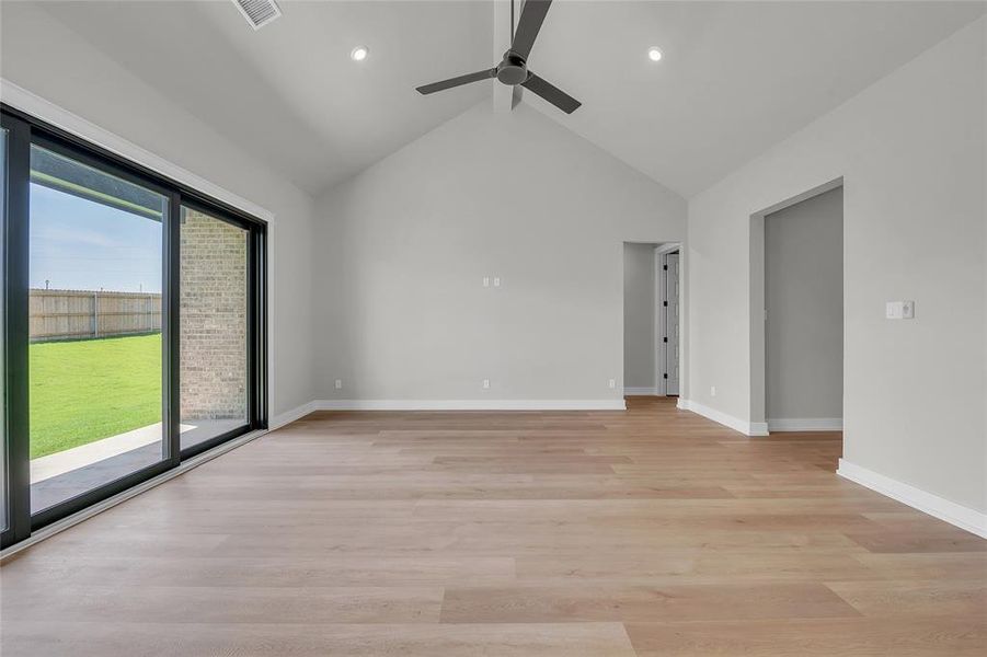 Spacious, unfurnished interior of a new home in Rosenthal Estates, Lorena (Image 22).