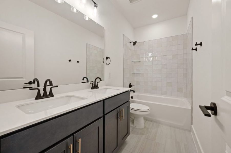 Furnished interior view inside a new home in Chelsea Commons, Allen (Image 11).