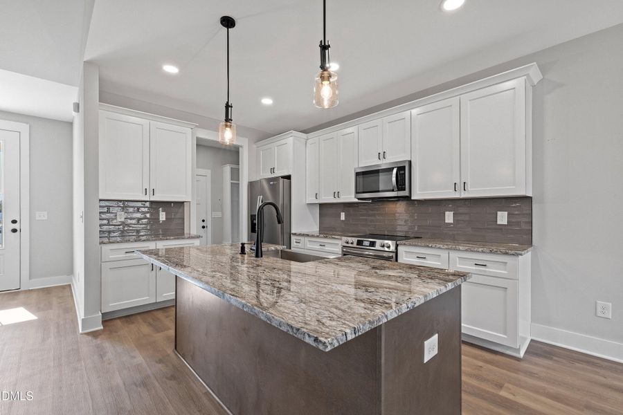 10-9400 Turkey Way _0930