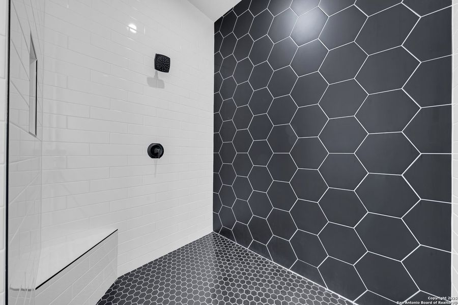 Close-up of interior finishes inside a home in , La Vernia (Image 22).