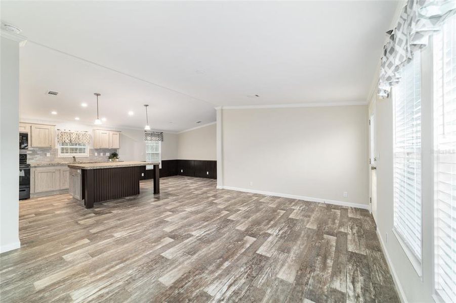 Spacious, unfurnished interior of a new home in , Ocala (Image 22).